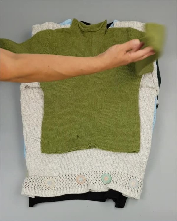 Фотография  885 - Джемпер муж+жен экстра#15 кг , Лот№2612 оптом в Рязани и Рязанской области