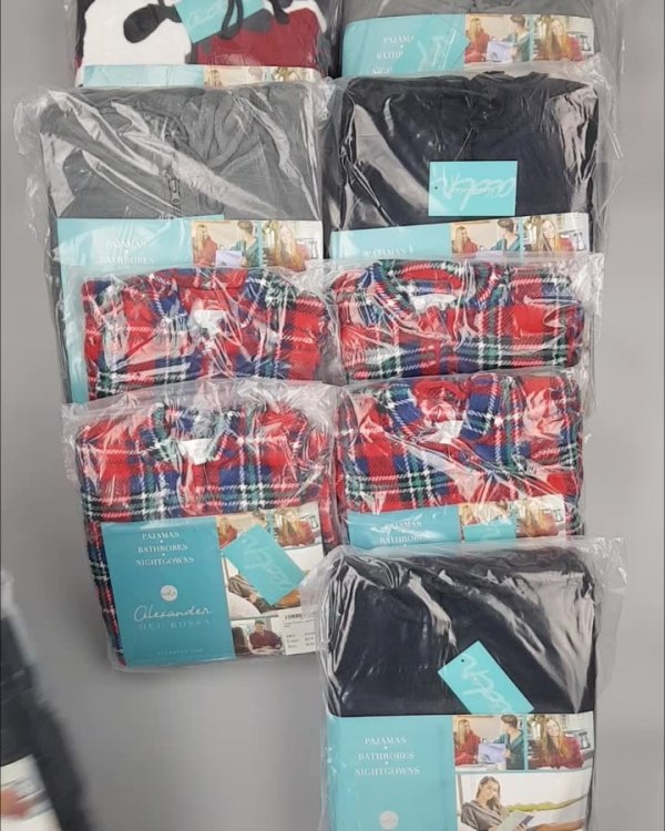 Фотография  641 - Халаты, комбинезоны (семейный) СТОК CAN#10 кг, ЛОТ №4452 оптом в Рязани и Рязанской области