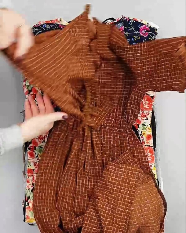 Фотография  584 - Платья Корея#20 шт, ЛОТ №5617 оптом в Рязани и Рязанской области