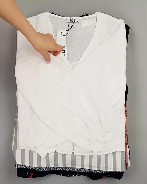 Фотография  423 - Блузки Bestseller 44#5 кг, ЛОТ №6084 оптом в Рязани и Рязанской области