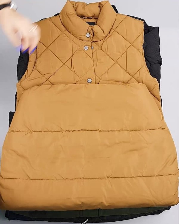 Фотография  679 - Верхняя одежда Дания#10,1 кг ЛОТ №6909 оптом в Рязани и Рязанской области