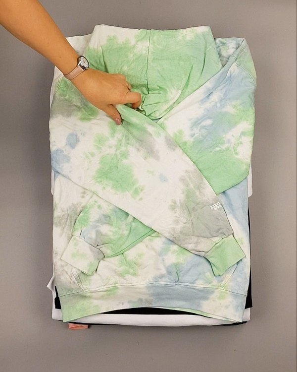 Фотография  235 - HOODIE CAN 084#10 кг, ЛОТ №7033 оптом в Рязани и Рязанской области