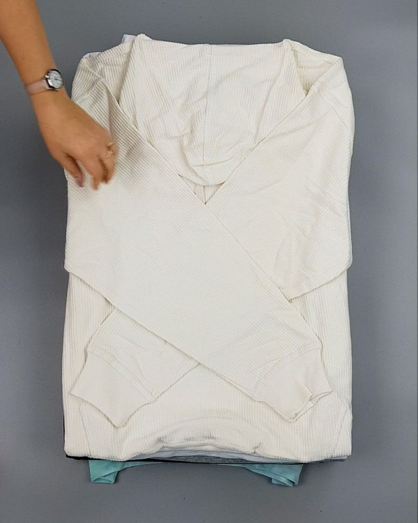 Фотография  980 - HOODIE CAN 084#10 кг, ЛОТ №7034 оптом в Рязани и Рязанской области