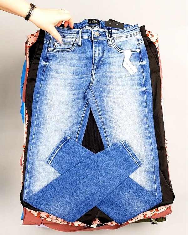 Фотография  812 - Bestseller Summer mix 104#15 кг, ЛОТ №7495 оптом в Рязани и Рязанской области