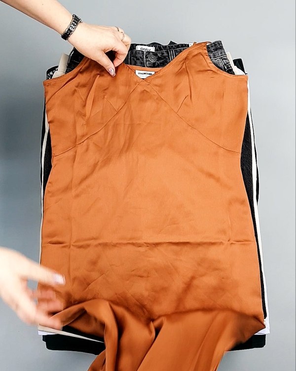 Фотография  647 - Bestseller Summer mix 104#15 кг, ЛОТ №7493 оптом в Рязани и Рязанской области