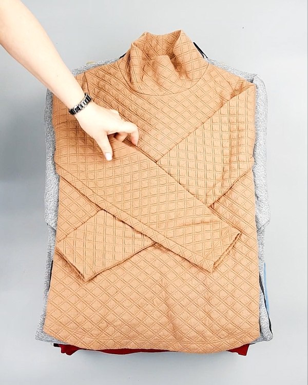 Фотография  247 - SWEATSHIRT CAN 084#10 кг, ЛОТ №7619 оптом в Рязани и Рязанской области