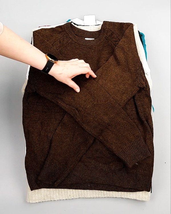 Фотография  986 - Джемпера СТОК CAN 084#7 кг, ЛОТ №7647 оптом в Рязани и Рязанской области