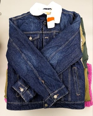 Купить Верхняя одежда м/ж C&A 025#10 кг оптом в Рязани и Рязанской области