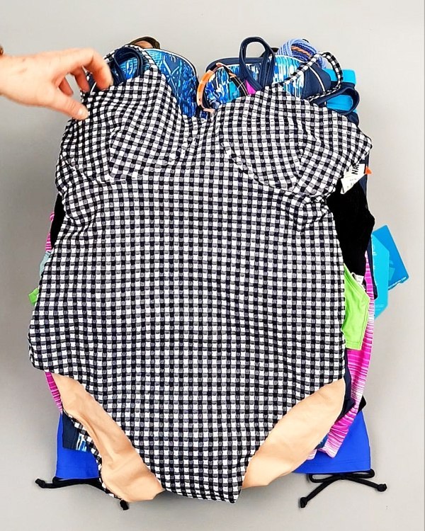 Фотография  470 - Купальники СТОК CAN 124#5 кг, ЛОТ №7689 оптом в Рязани и Рязанской области