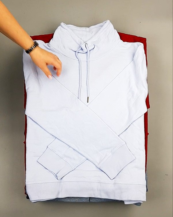 Фотография  414 - SWEATSHIRT CAN 084#10 кг, ЛОТ №7618 оптом в Рязани и Рязанской области