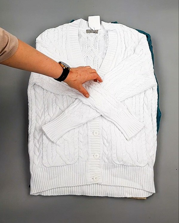 Фотография  712 - Джемпера СТОК CAN 084#7 кг, ЛОТ №7647 оптом в Рязани и Рязанской области