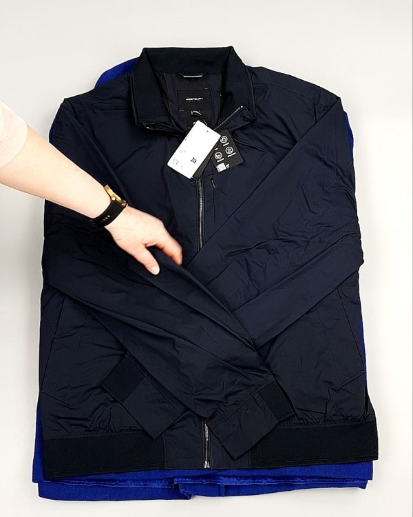 Фотография  641 - Ветровки м/ж C&A 025#10 кг, ЛОТ №7865 оптом в Рязани и Рязанской области