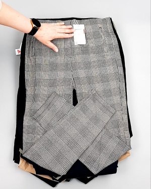 Фотография  404 - Брюки женские лето C&A 025#10 кг, ЛОТ №7892 оптом в Рязани и Рязанской области