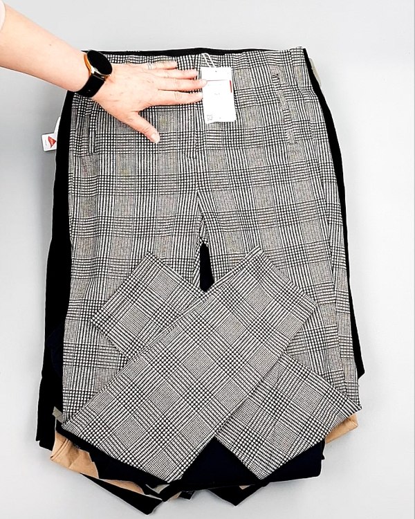 Фотография  404 - Брюки женские лето C&A 025#10 кг, ЛОТ №7892 оптом в Рязани и Рязанской области