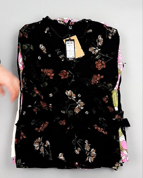 Фотография  127 - Блузки Bestseller 44#5 кг оптом в Рязани и Рязанской области