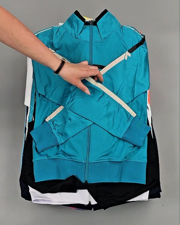 Фотография  909 - Спортивные костюмы  AD83#10 шт, ЛОТ №8640 оптом в Рязани и Рязанской области