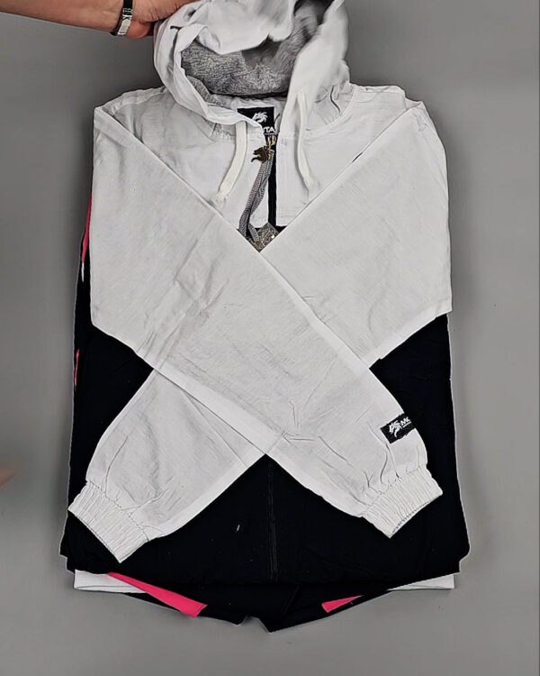 Фотография  250 - Спортивные костюмы  AD83#4 шт, ЛОТ №8637 оптом в Рязани и Рязанской области