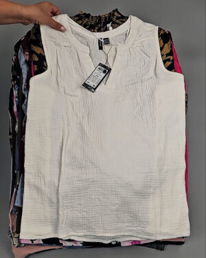 Фотография 742 - Блузки+Джемпера Bestseller Summer 045 B#8,5 кг, ЛОТ №9040 оптом в Рязани и Рязанской области