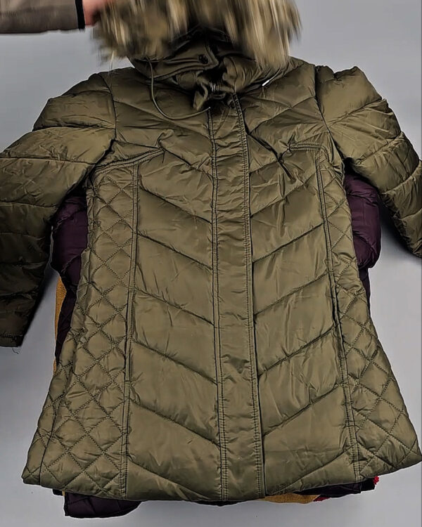 Фотография  426 - Верхняя одежда женская CAN 104#15 кг, ЛОТ СТ-9352 оптом в Рязани и Рязанской области