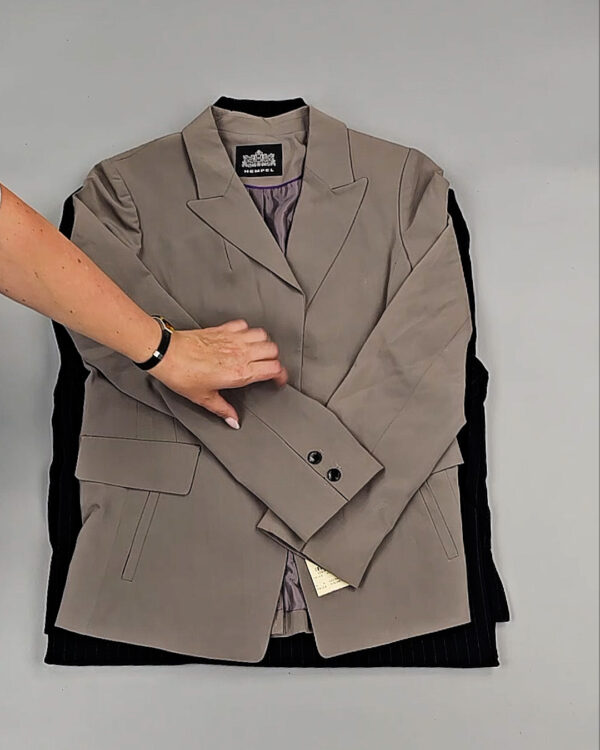 Фотография  208 - Жакеты Корея 085#10 кг, ЛОТ № СТ-9240 оптом в Рязани и Рязанской области