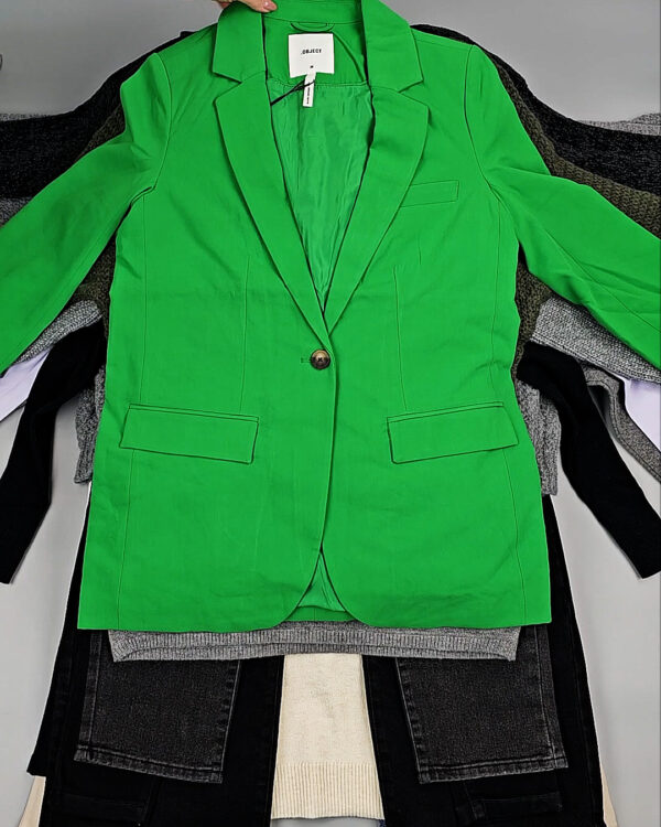 Фотография  558 - Bestseller Winter mix 104#15 кг, ЛОТ № СТ-9526 оптом в Рязани и Рязанской области