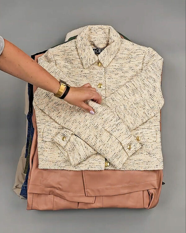 Фотография  348 - Ветровки женские CAN 104#12,4 кг, ЛОТ СТ-9403 оптом в Рязани и Рязанской области