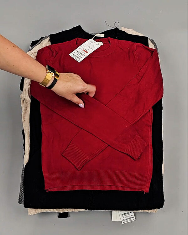 Фотография  940 - Джемпера Корея 085#7 кг, ЛОТ СТ-9415 оптом в Рязани и Рязанской области