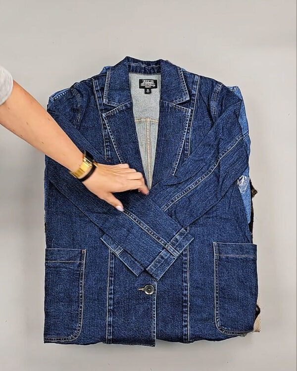 Фотография  723 - Ветровки женские CAN 104#12,7 кг, ЛОТ СТ-9405 оптом в Рязани и Рязанской области