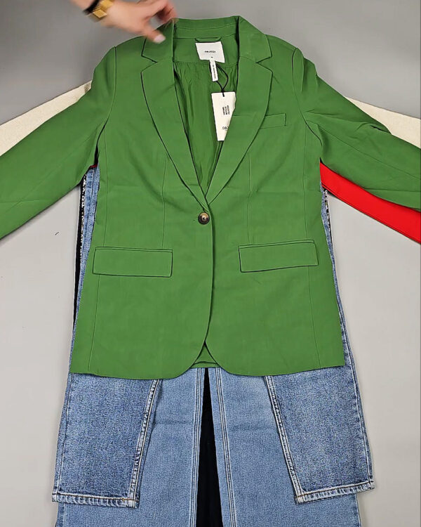 Фотография  335 - DK+Bestseller 085#16 кг, ЛОТ СТ-9952 оптом в Рязани и Рязанской области