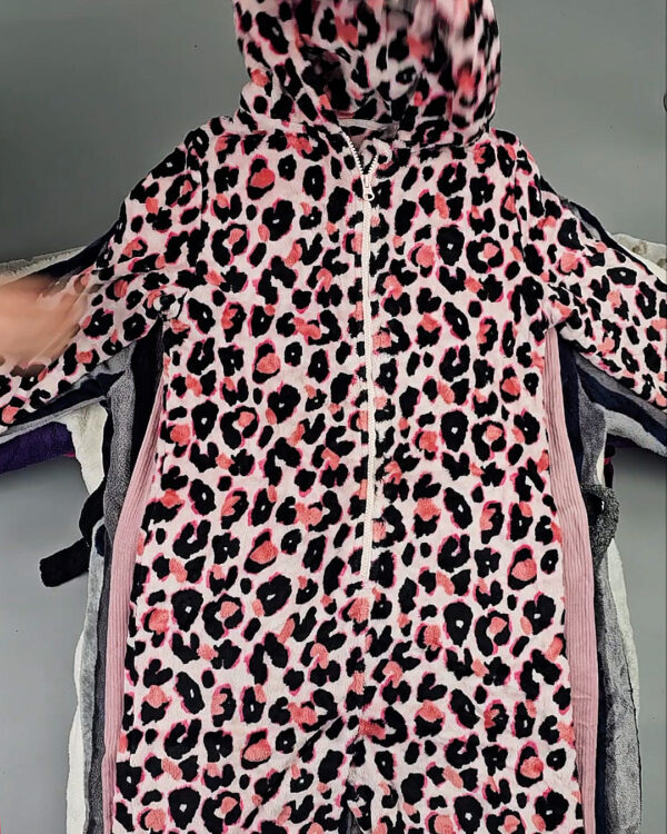 Фотография  397 - Халаты+пижамы флис Англия (SLEEPWEAR PREMIUM)#20 кг, ЛОТ СХ-0289 оптом в Рязани и Рязанской области